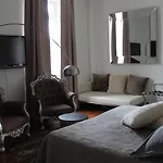 Royal فندق نيم