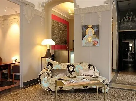 Royal Hotel