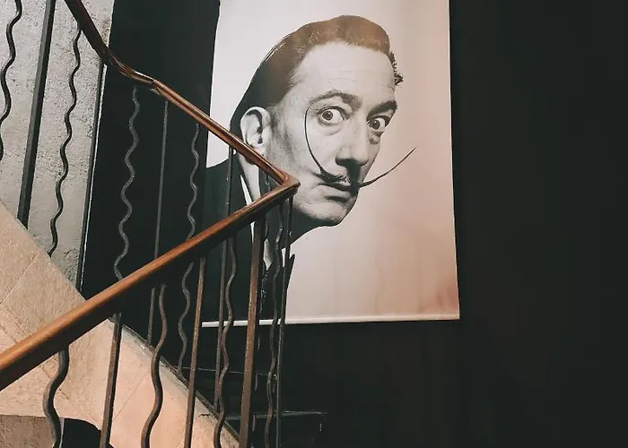 劳亚尔酒店 酒店 尼姆