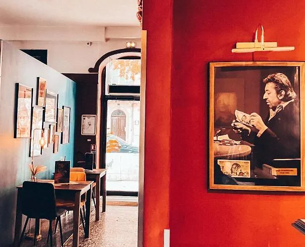 劳亚尔酒店 3* 尼姆