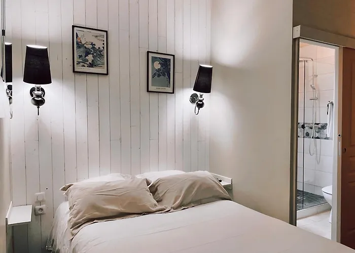 劳亚尔酒店 酒店 尼姆