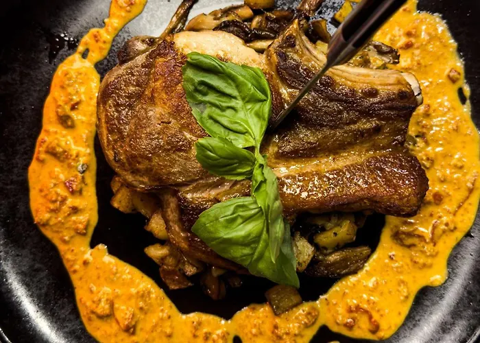 劳亚尔酒店 3* 尼姆