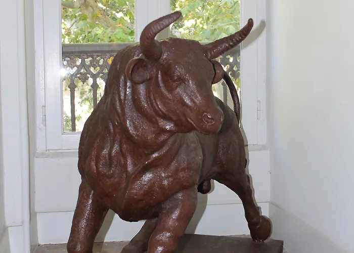 劳亚尔酒店 酒店 尼姆