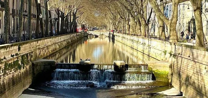 劳亚尔酒店 3* 尼姆