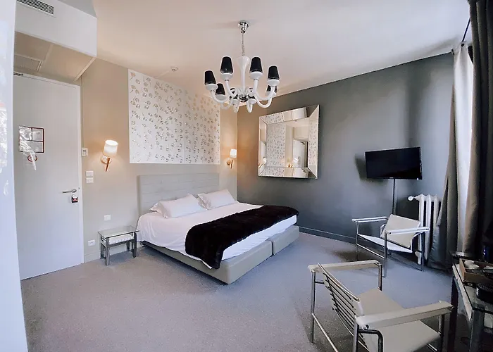 劳亚尔酒店 酒店 3*