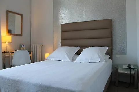 劳亚尔酒店 酒店 3*